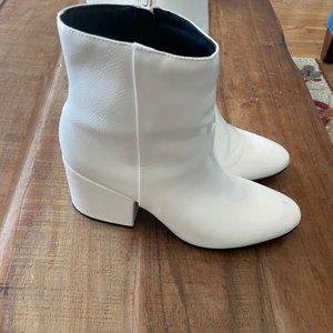Pre-owned Madden Girl Arrcade Patent Boots in White Size 8.5